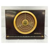 RCA Victor Bakelite Tube Radio, Measures 13in by 1