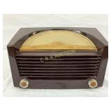 Vintage Bakelite Radio With Semi-Circular Tuning D