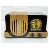 Addison Model 485 Bakelite Tube Radio, 11in by 6in