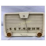 Motorola 59H 1U1 AM Tube Radio in Cream Enclosure,