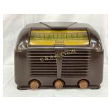 Samson Model 62-172 Bakelite AM Radio, 12in x 8in
