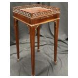 Chippendale Hekman Walnut Tea Table wPull Out Tray