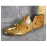 ANTIQUE WOOD CHILDS SHOE MOLD