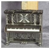 VINTAGE TIMEX MINATURE QUARTZ PIANO CLOCK