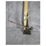 LOUIS MARX O-GAUGE AUTOMATIC RAILROAD CROSSING GAT