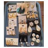 COSTUME JEWELRY BOX LOT