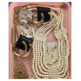 COSTUME JEWELRY BOX LOT