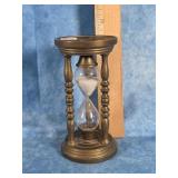 SMALL VINTAGE BRASS HOURGLASS SAND TIMER
