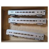 HO SCALE WALTHERS SANTE FE BUDD PASSENGER CARS