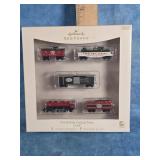 HALLMARK HOLIDAY NORTH POLE CENTRAL TRAIN LIONEL