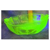 ANCHOR HOCKING PRINCESS URANIUM GLASS BOWL
