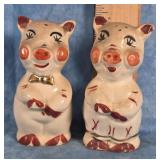 VINTAGE CERAMIC PIG SALT & PEPPER SHAKERS