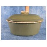 HULL POTTERY AVACADO GREEN CASSEROLE DISH W/ LID