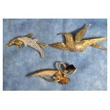 3 COUNT BROOCHES