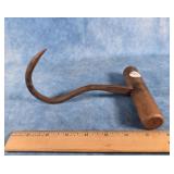 VINTAGE  CAST IRON HAY BALE HOOK