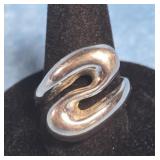 STERLING SILVER WAVE RING SIZE 6.5