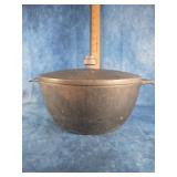 CAST ALUMINUM DUTCH OVEN