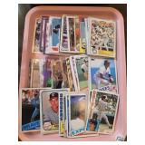 VINTAGE MAJOR LEAGUE BASEBALL CARDS BOX LOT