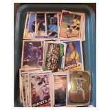 VINTAGE MAJOR LEAGUE BASEBALL CARDS BOX LOT