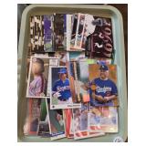 VINTAGE MAJOR LEAGUE BASEBALL CARDS BOX LOT