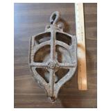 VINTAGE CAST IRON ROPE PULLEY