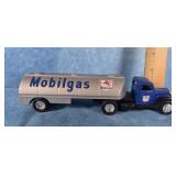 MOBILGAS TANK TRACTOR TRAILER TRUCK