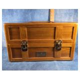 WOOD AND BRASS THE SPORTSMAN GUIDE TACKLE BOX