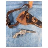 HUBLEY TEXAS SINGLE SHOT CAP GUN W HOLSTER