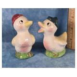 1950'S DUCK'S WEARING HATS SALT & PEPPER SHAKERS