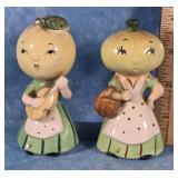 NAPCO ANTHROPOMORPHIC SALT & PEPPER SHAKERS