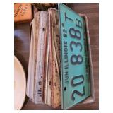 1970'S & 80'S LICENSE PLATES BOX LOT