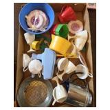 VINTAGE KITCHEN TOYS BOX LOT