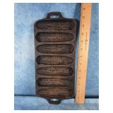 VINTAGE CAST IRON CORN BREAD PAN