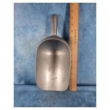 LARGE ALUMINUM SCOOP