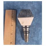 TWO TONED BLACK & WHITE MARBLE WINE BOTTLE STOPPER