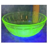 ANCHOR HOCKING BLOCK OPTIC URANIUM GLASS BOWL 7'