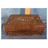 VINTAGE HAND-CARVED WOODEN TRINKET BOX