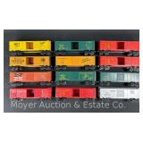 (12) Kusan Boxcars