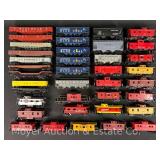 (40) HO Scale Freight Cars