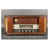Vintage Magnavox Stereo-FM Table Top Radio