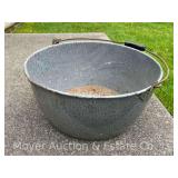 Large Speckled Graniteware Cooking Kettle, 18"w x 9"h
