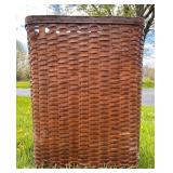 Antique Trapper Style Basket/Hamper, x"h x x"w