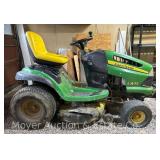 John Deere LA135 Special Edition Riding Mower, 36" Deck