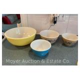 (4) Pyrex Mixing Bowls, No. 401, 402, and 404