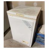 Amana Chest Freezer, 22"x22"x33"h