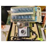 Vintage Kodak Starmite Camera w/ Flash Bulbs & Moe