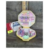 Vintage Polly Pocket Hair Salon Playset