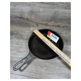 Griswold Cast Iron Skillet 9"  #699