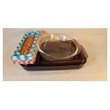 Pyrex Casserole Dishes & Chili Dog / Corn Tray