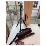 Monopod and tripod